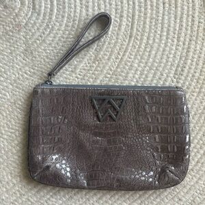 Kelly Wynne wristlet!